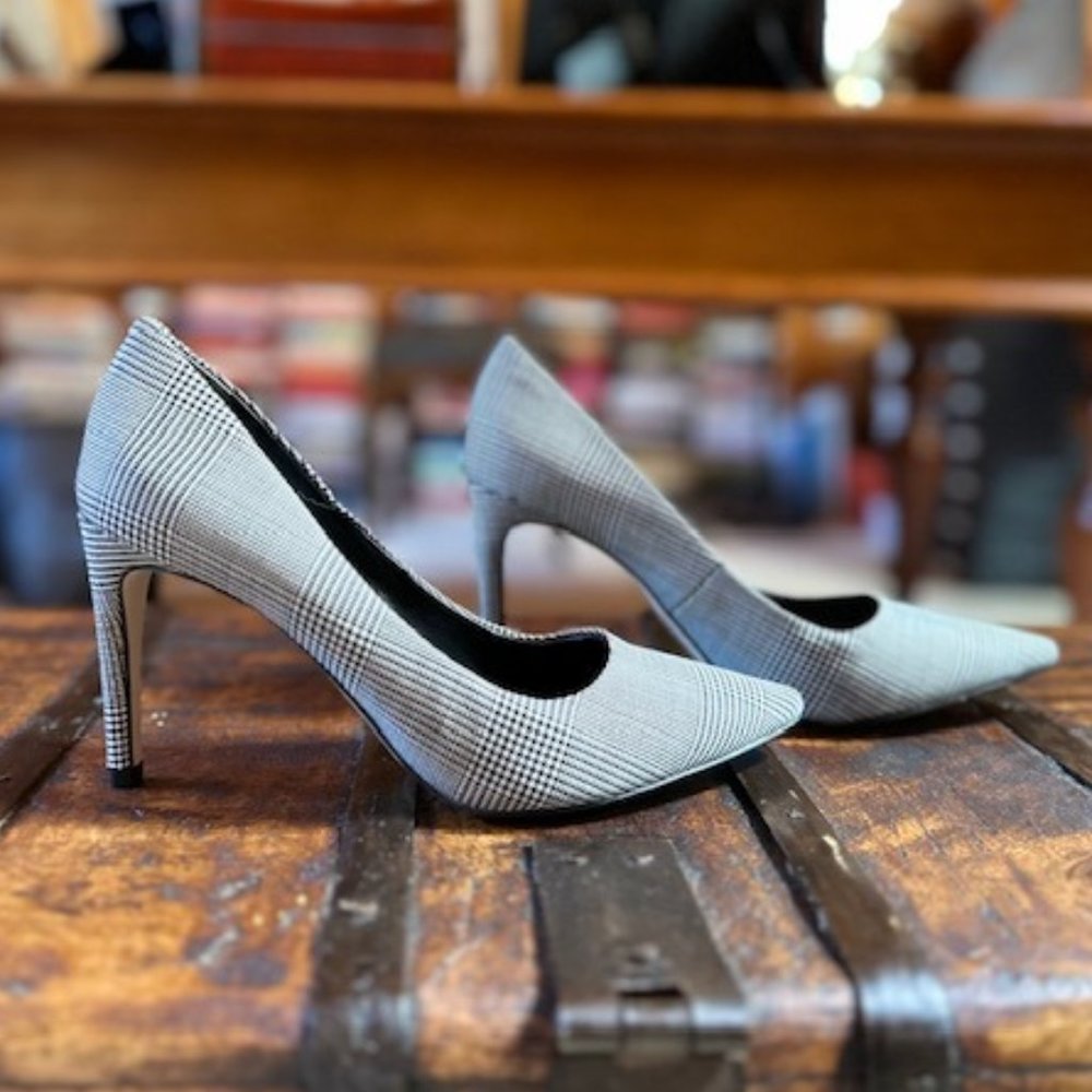 BROOKS BROTHERS Gray Glen Plaid Pointed Heels – 6 ½